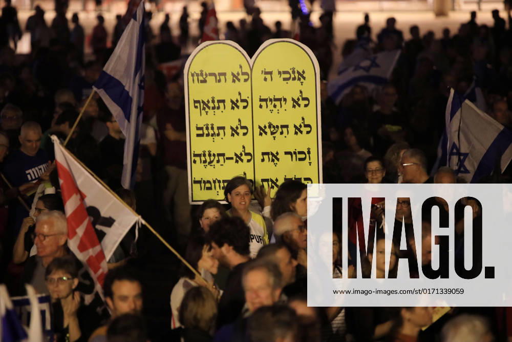 Demonstrators gather to rally against former Israeli Prime Minister Benjamin Netanyahu Demonstrators gather to rally against former Israeli Prime Minister Benjamin Netanyahu who is running as the leader of the Likud party on October 29, 2022 in Tel Aviv, Israel. Israelis return to the polls on November 1 for a fifth general election in four years. Photo by Saeed Qaq apaimages Tel Aviv Tel Aviv Israel 301022_APA_SQ__00 (2)