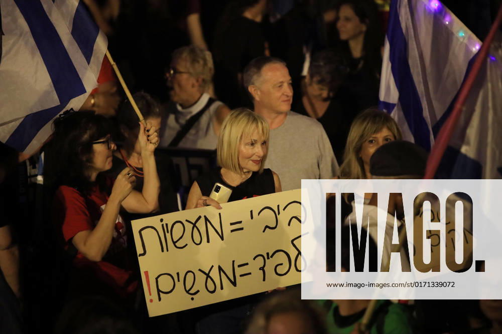 Demonstrators gather to rally against former Israeli Prime Minister Benjamin Netanyahu Demonstrators gather to rally against former Israeli Prime Minister Benjamin Netanyahu who is running as the leader of the Likud party on October 29, 2022 in Tel Aviv, Israel. Israelis return to the polls on November 1 for a fifth general election in four years. Photo by Saeed Qaq apaimages Tel Aviv Tel Aviv Israel 301022_APA_SQ__00 (4)