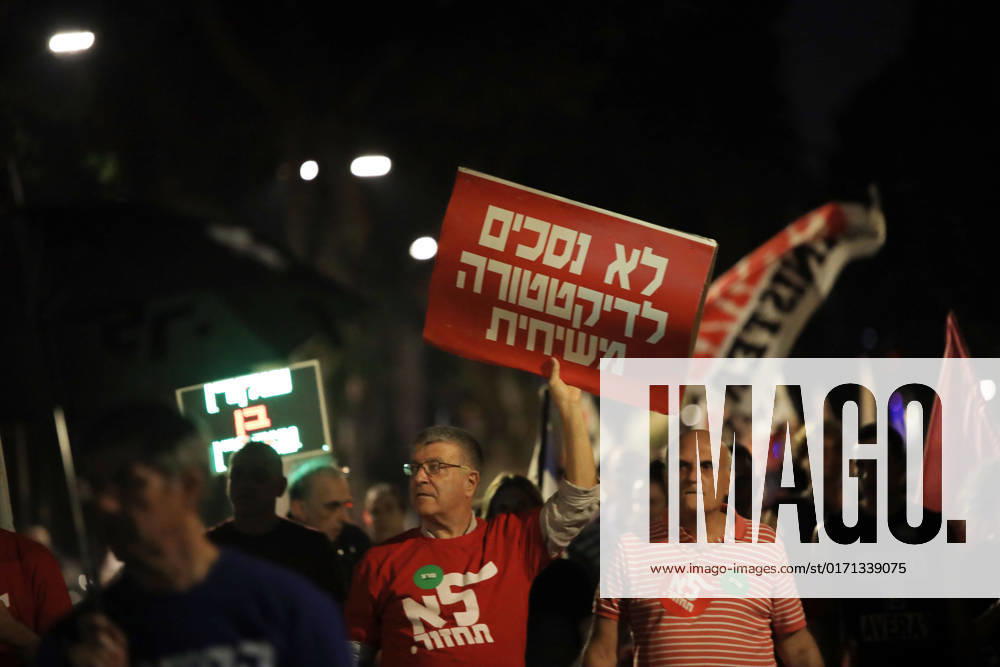 Demonstrators gather to rally against former Israeli Prime Minister Benjamin Netanyahu Demonstrators gather to rally against former Israeli Prime Minister Benjamin Netanyahu who is running as the leader of the Likud party on October 29, 2022 in Tel Aviv, Israel. Israelis return to the polls on November 1 for a fifth general election in four years. Photo by Saeed Qaq apaimages Tel Aviv Tel Aviv Israel 301022_APA_SQ__00 (7)