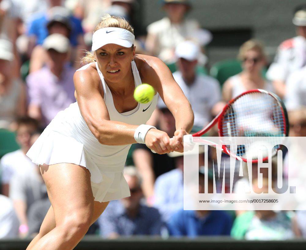 Wimbledon Championships 2014, AELTC,London, ITF Grand Slam Tennis Tournament, Sabine Lisicki (GER),Aktion,Einzelbild, Halbkörper,Querformat,