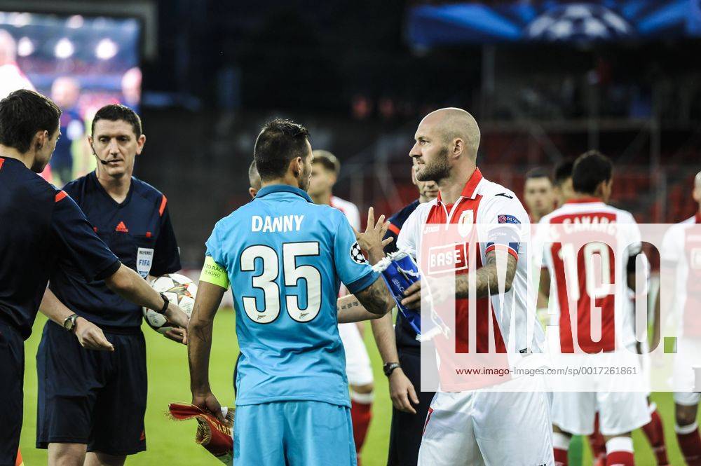20140820 - LIEGE, BELGIUM: Zenit s Danny and Standard s Jelle Van Damme pictured at the start of the first leg match between Belgian first division soccer team Standard de Liege and Russian team FC Zenit Saint Petersburg in the playoffs for the UEFA Champions League competition, Wednesday 20 August 2014, in Liege. NICOLASxLAMBERT premiumd 19082394