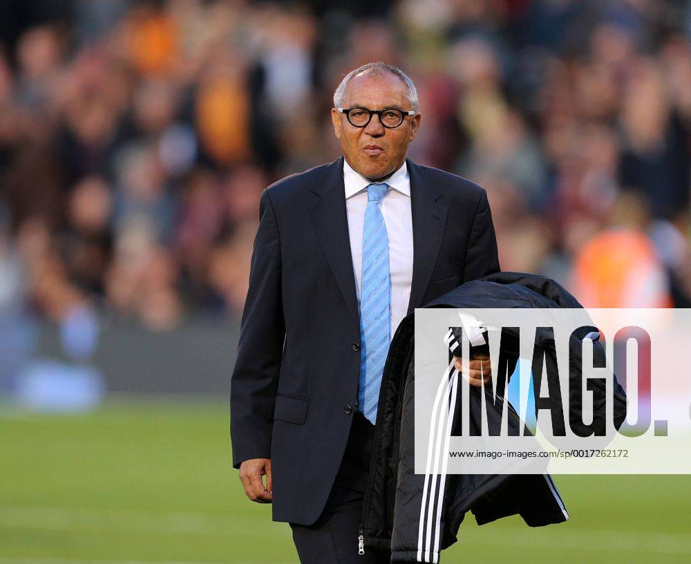Fulham s Felix Magath looks on - Sky Bet Championship - Fulham vs Wolverhampton Wanderers - Craven Cottage - London - England - 20th August 2014 - Picture David Klein Sportimage .