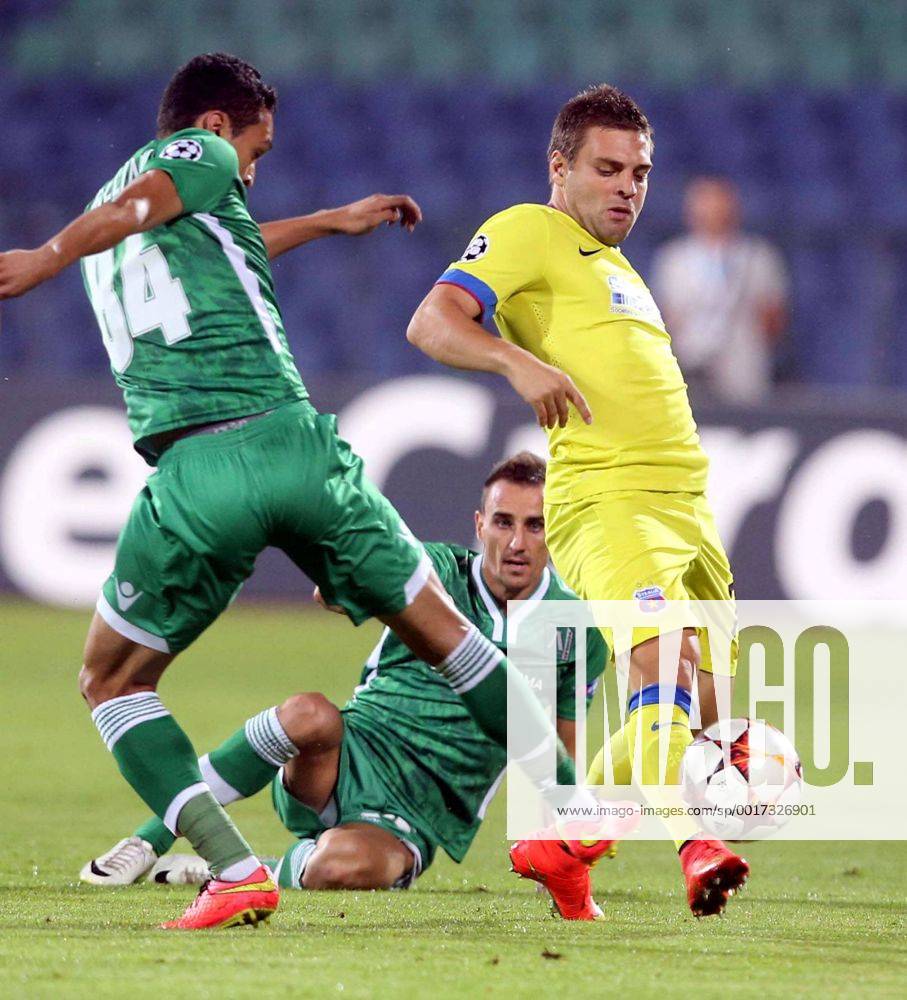 Sofia, PFC Ludogorez Rasgrad - Steaua Bukarest Adrian Popa(r) FC Steaua and Yordan Minev(c) PFC Ludogorets