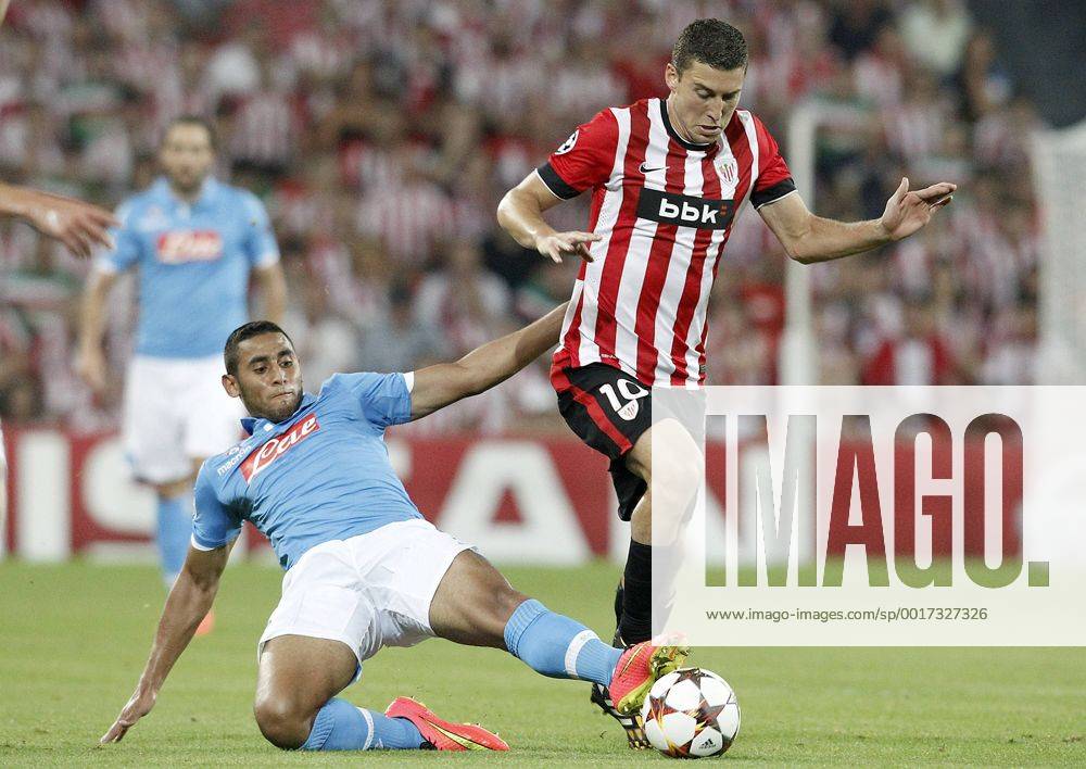 Athletic de Bilbao s Oscar de Marcos (r) and SSC Napoli s Faouzi Ghoulam during Champions League 2014 2015 Play-off 2nd leg match.August 27,2014. (2014082701)