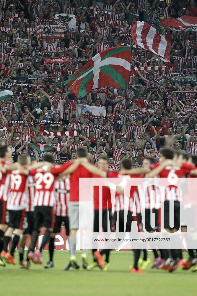Athletic de Bilbao s team celebrates with the Fans the victory in the Champions League 2014 2015 Play-off.August 27,2014. (2014082745)