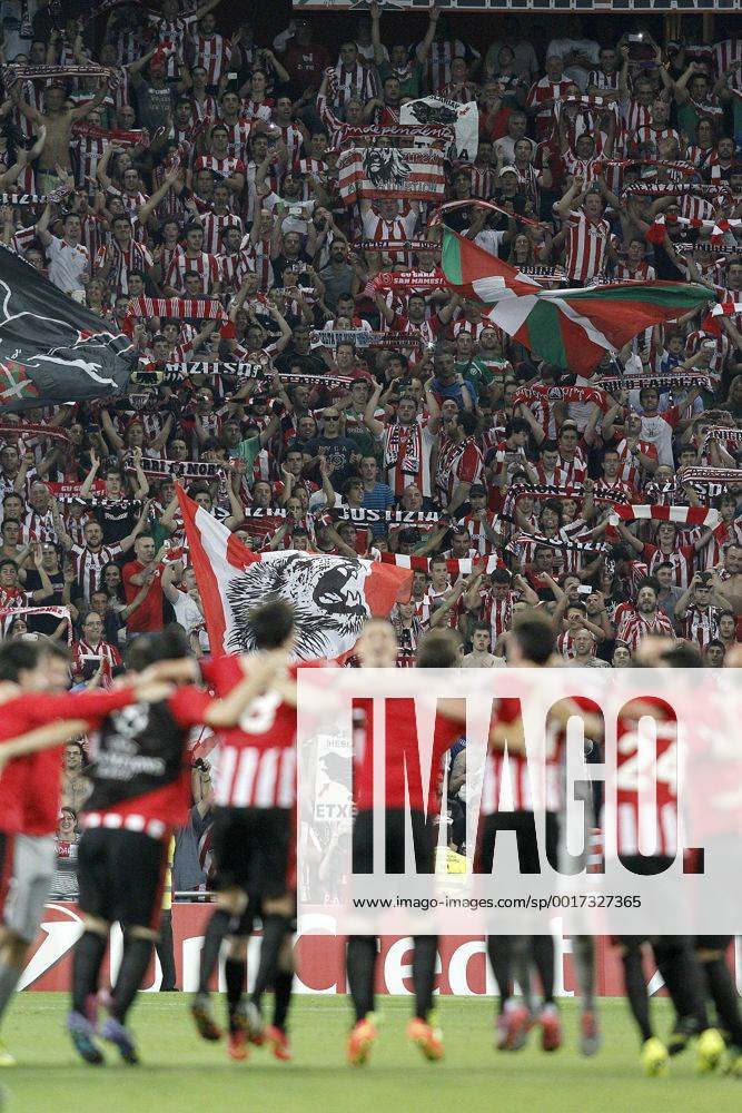 Athletic de Bilbao s team celebrates with the Fans the victory in the Champions League 2014 2015 Play-off.August 27,2014. (2014082744)