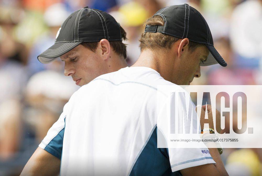TENNIS - ATP, US Open 2014 NEW YORK CITY,NEW YORK,USA,01.SEP.14 - TENNIS - ATP Tennis Herren World Tour, US Open 2014, Grand Slam, Flushing Meadows, doubles. Image shows Mike and Bob Bryan (USA).