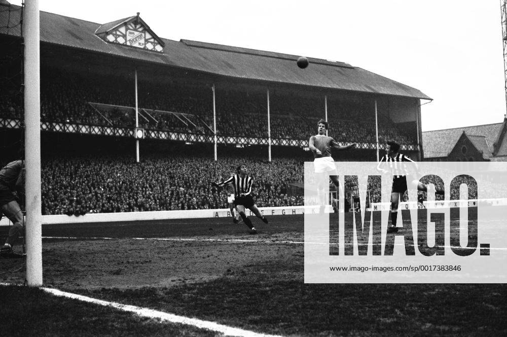Football - 1967 1968 First Division - Everton 1 Newcastle United 0 Everton s Joe Royle heads goalwards at Goodison Park. The Goodison Road Stand can be seen in the background. 23 03 1968