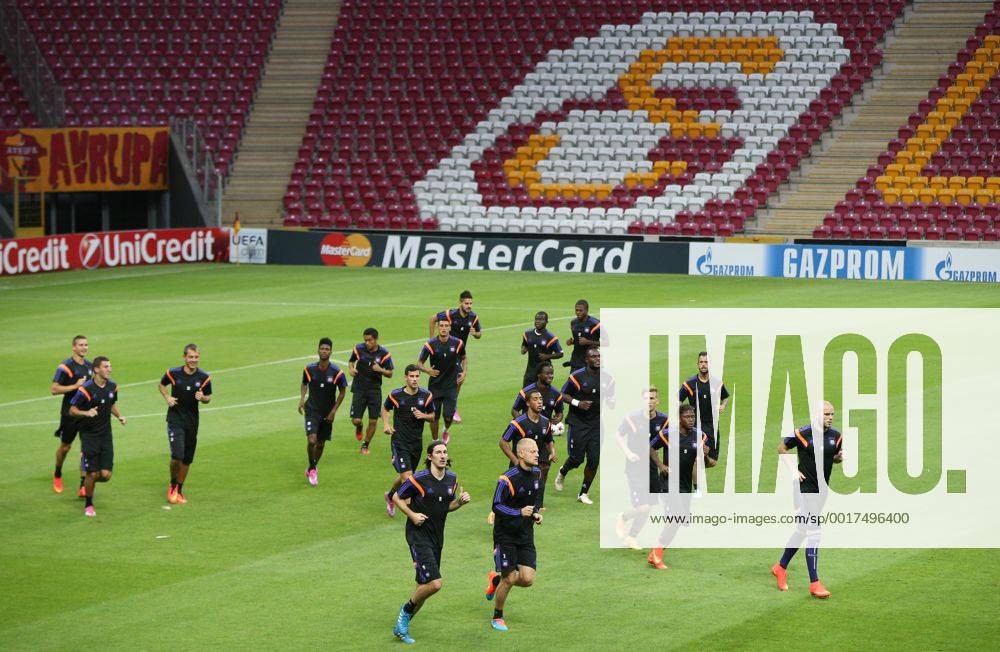 Illustration picture shows a training session of Belgian soccer team RSC Anderlecht in the Tuk Telekom Arena in Istanbul, Monday 15 September 2014. VIRGINIExLEFOUR premiumd 22002