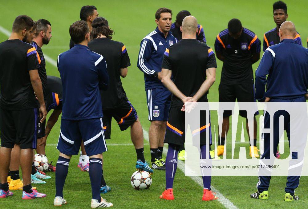 Anderlecht s head coach Besnik Hasi pictured during a training session of Belgian soccer team RSC Anderlecht in the Tuk Telekom Arena in Istanbul, Monday 15 September 2014. VIRGINIExLEFOUR premiumd 22003