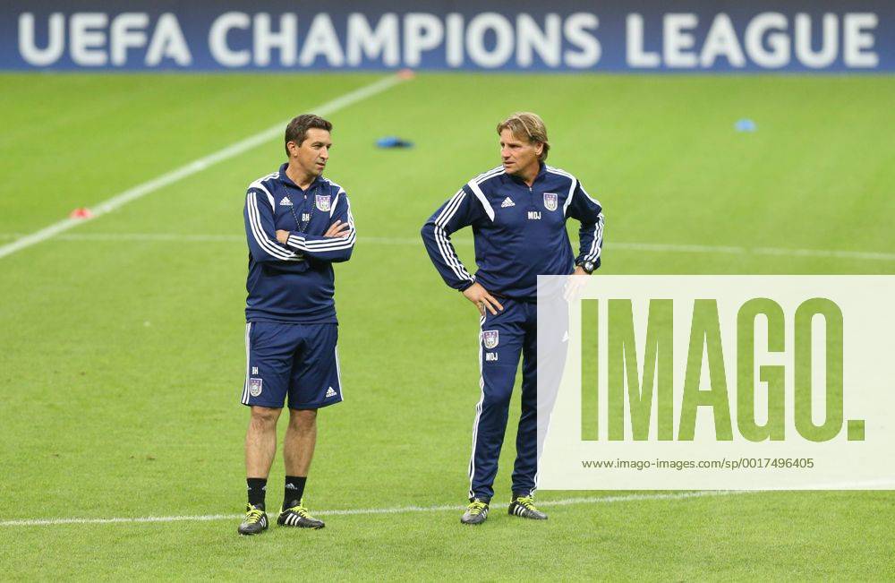 Anderlecht s head coach Besnik Hasi and Anderlecht s keeper trainer Max de Jong pictured during a training session of Belgian soccer team RSC Anderlecht in the Tuk Telekom Arena in Istanbul, Monday 15 September 2014. VIRGINIExLEFOUR premiumd 22007