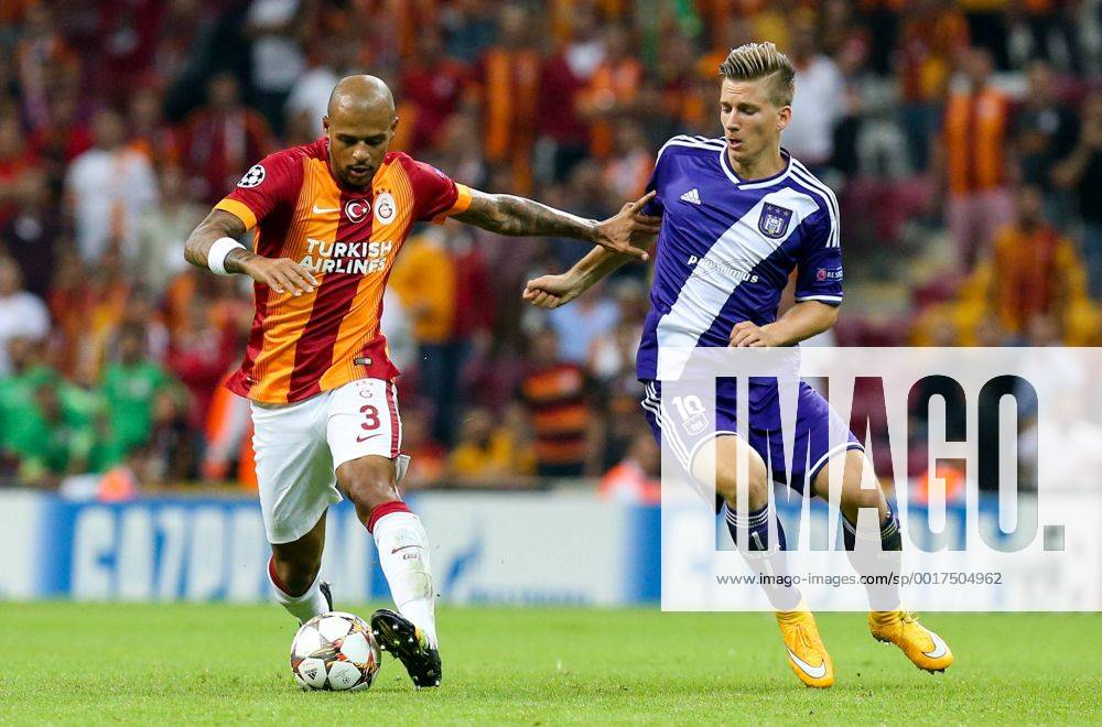 ISTANBUL - Galatasaray s Felipe Melo and Anderlecht s Dennis Praet fight for the ball during a soccer game between Turkish team Galatasaray S.K. and Belgian team RSC Anderlecht in the Tuk Telekom Arena in Istanbul, Turkey, Tuesday 16 September 2014, on day 1 of the group stage of the UEFA Champions League competition, in group D. VIRGINIExLEFOUR 04316858