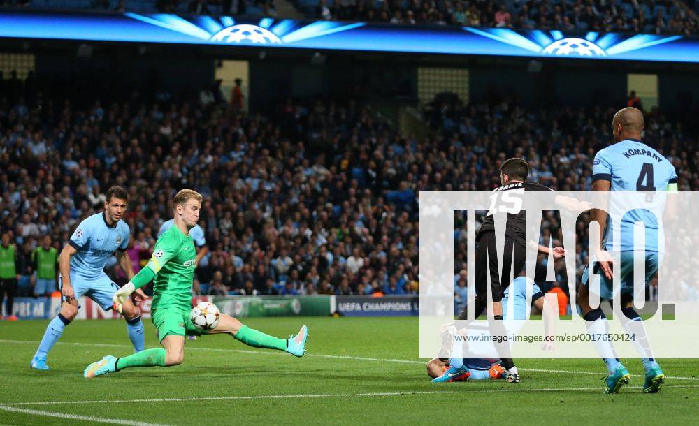Joe Hart of Manchester City saves point blank from Miralem Pjanic of Roma - UEFA Champions League group E - Manchester City vs Roma - Etihad Stadium - Manchester - England - 30th September 2014 - Picture Simon Bellis Sportimage .