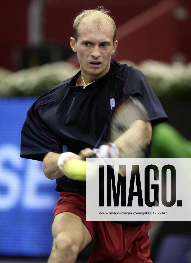 Nikolay Davydenko (Rußland) beidhändige Rückhand - Tennis Herren Masters Series Madrid 2005, ATP Tour Einzelbild Madrid Dynamik,