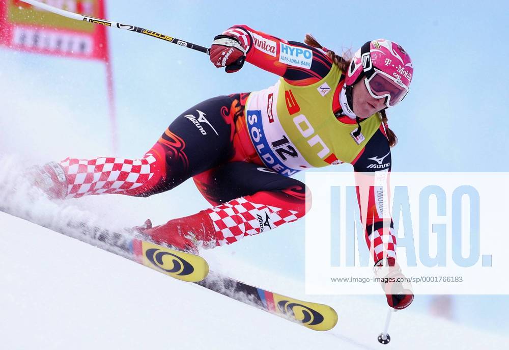Janica Kostelic (Kroatien) Alpiner Skilauf Damen FIS Weltcup 2005 2006, Welt Cup, Worldcup, World, WC, Skisport, Ski Alpin, Riesenslalom Einzelbild Sölden