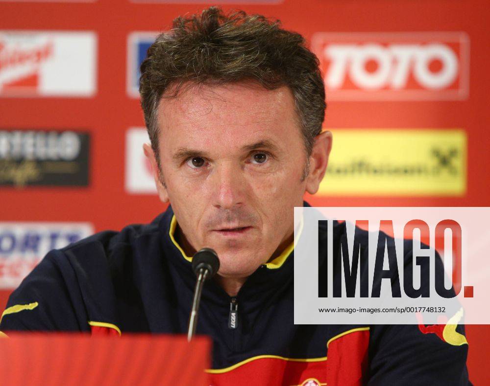 SOCCER - UEFA EURO 2016, qualification, AUT vs MNE, preview VIENNA,AUSTRIA,11.OCT.14 - SOCCER - UEFA European Championship 2016, European Qualifiers, OEFB international match, Austria vs Montenegro, preview, press conference of team MNE. Image shows head coach Marko Vesovic (MNE).