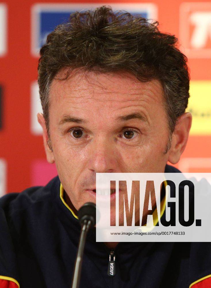 SOCCER - UEFA EURO 2016, qualification, AUT vs MNE, preview VIENNA,AUSTRIA,11.OCT.14 - SOCCER - UEFA European Championship 2016, European Qualifiers, OEFB international match, Austria vs Montenegro, preview, press conference of team MNE. Image shows head coach Marko Vesovic (MNE).