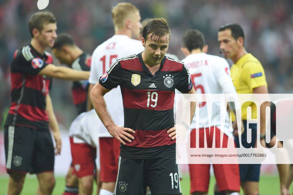 Mario GOETZE;GÖTZE (GER),Enttaeuschung,Frust,enttaeuscht,frustriert,niedergeschlagen,Aktion. Fussball Nationalmannschaft, EM-Qualifikation, 2. Spieltag, Polen (POL)-Deutschland (GER) 2-0, am 11.10.2014 Nationalstadion Warschau.