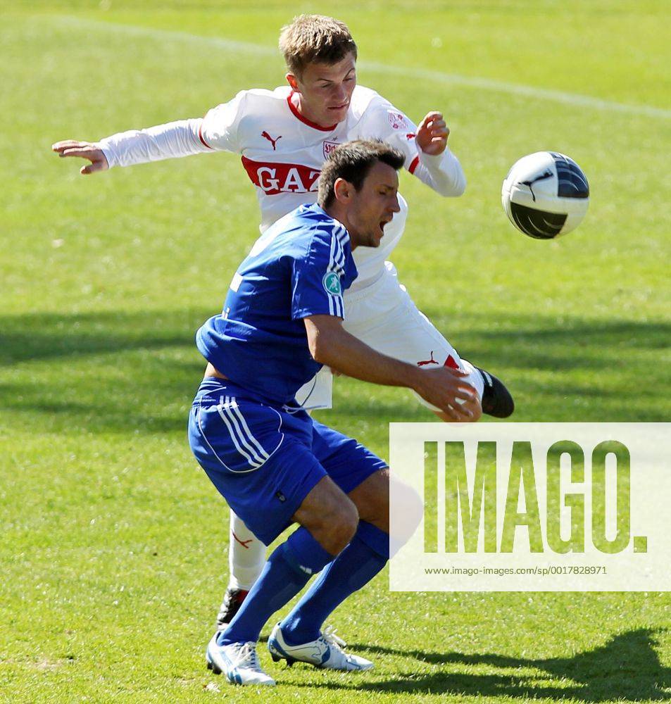 VfB Stuttgart II 01.04.2012, Fussball 3. Liga, VfB Stuttgart II- FC Carl Zeiss Jena (3:0): Thomas Geyer (VfB Stuttgart II), Alban Ramaj (FC Carl Zeiss Jena).