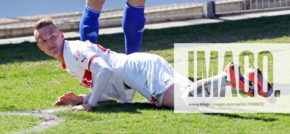VfB Stuttgart II 01.04.2012, Fussball 3. Liga, VfB Stuttgart II- FC Carl Zeiss Jena (3:0): Manuel Janzer (VfB Stuttgart II).