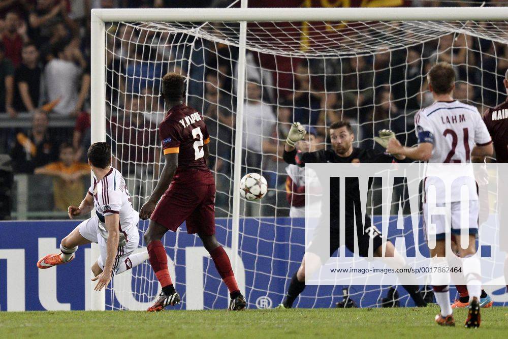 - UEFA Champions League 2014 2015 - AS Rom vs FC Bayern München - Robert Lewandowski