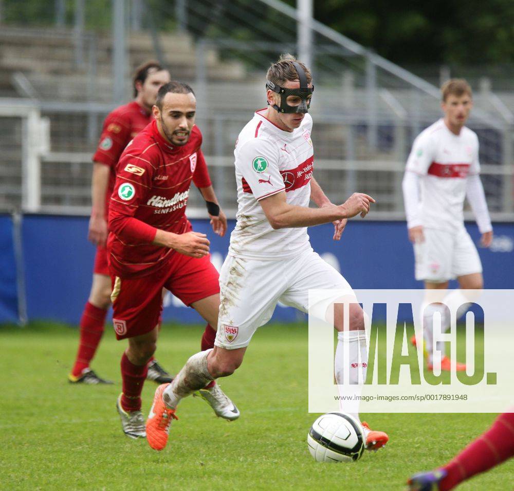 VfB Stuttgart II 03.05.2014, Fussball, 3.Liga, VfB Stuttgart II - SSV Jahn 2000 Regensburg (1:1): re. Tobias Rathgeb (VfB Stuttgart II).