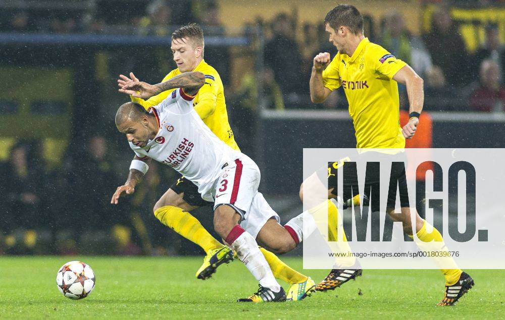 Aktuell Fussball, Champions League, Borussia Dortmund - Galatasaray Istanbul Marco Reus (BvB), Felipe Melo (Galatasaray AS), Sebastian Kehl (BvB) 04.11.2014, Dortmund, Borussia Dortmund vs. Galatasaray Istanbul Â