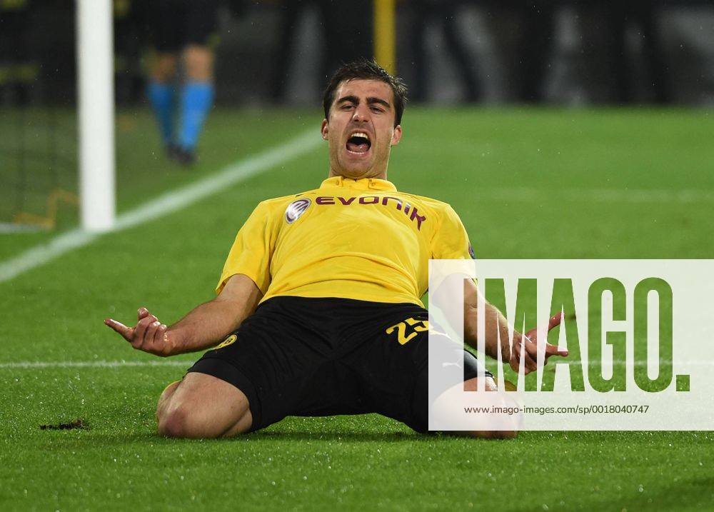 Aktuell Fussball, Champions League, Borussia Dortmund - Galatasaray Istanbul 04.11.2014, Fussball, Saison 2014 15, UEFA Champions League, Vorrunde, Borussia Dortmund - Galatasaray Istanbul Jubel Sokratis (Borussia Dortmund)