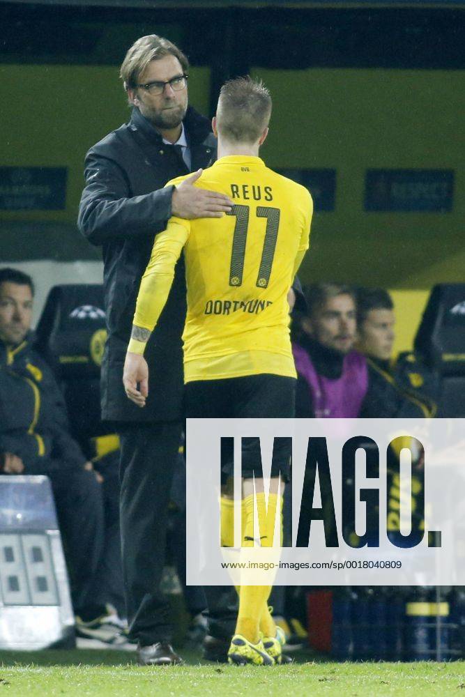 Aktuell Fussball, Champions League, Borussia Dortmund - Galatasaray Istanbul Trainer Jürgen Klopp (Borussia Dortmund) und Marco Reus (Borussia Dortmund 11) bei dessen Auswechselung Borussia Dortmund vs Galatasaray Istanbul, Fussball, Champions League, 04.11.2014 EP_JSE
