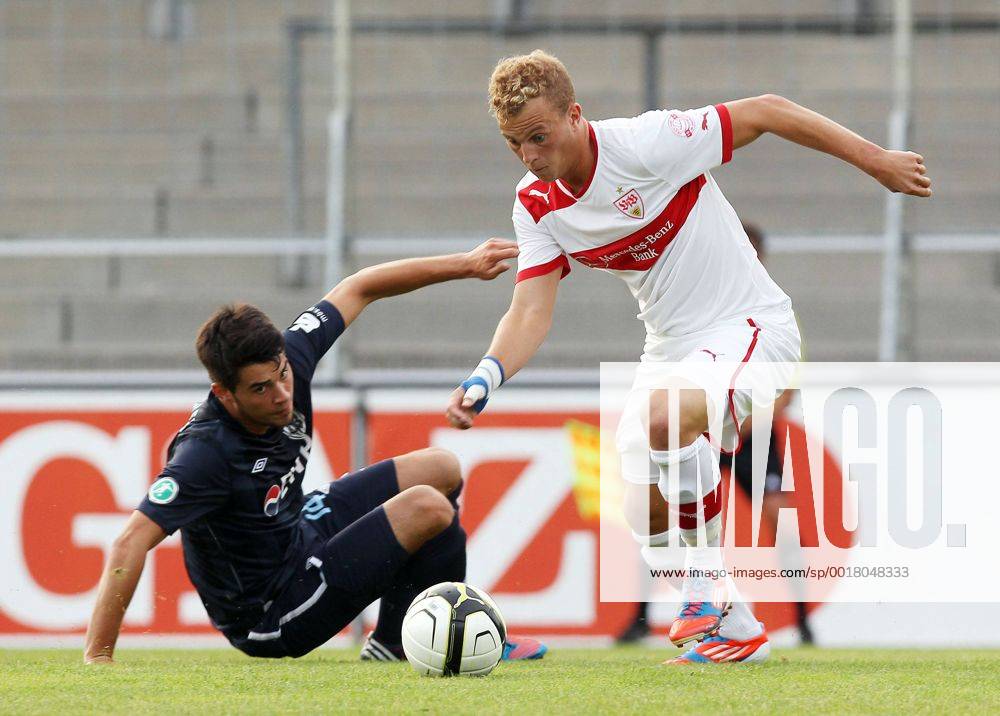 VfB Stuttgart II 29.08.2012, Fussball 3. Liga, VfB Stuttgart II- SV Babelsberg 03 (2:1): re. Christoph Hemlein (VfB Stuttgart II).