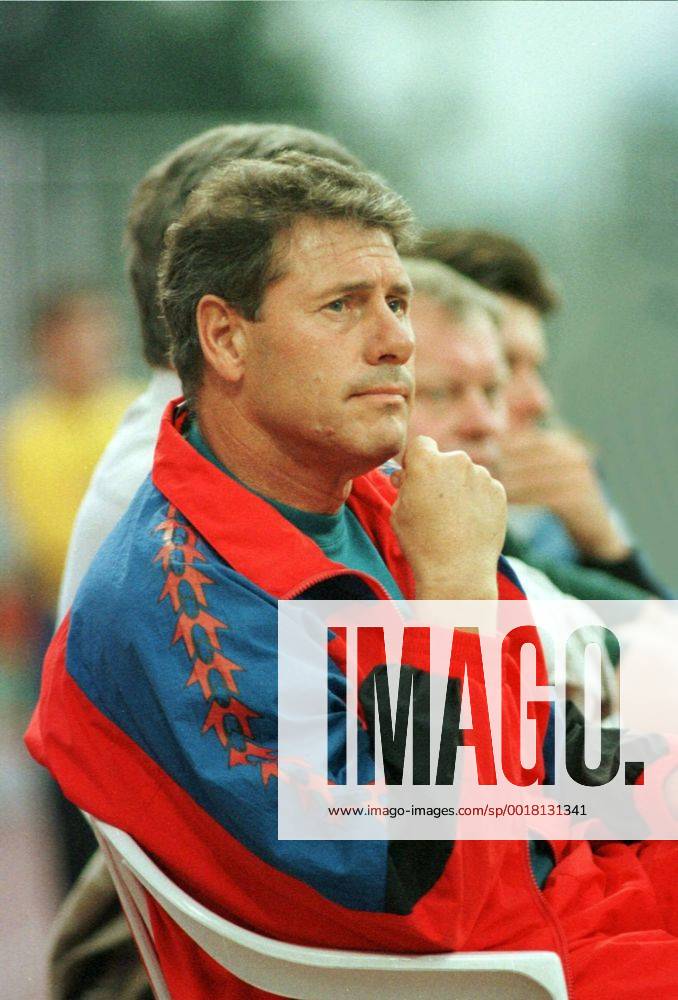 Jena, 07.08.96, Ernst-Abbe-Sportfeld, Fußball, 2. Bundesliga, FC Carl-Zeiss Jena vs. Rot Weiss Essen 4:0 1:0) , Im Bild: Trainer Eberhard Vogel (Jena). ,