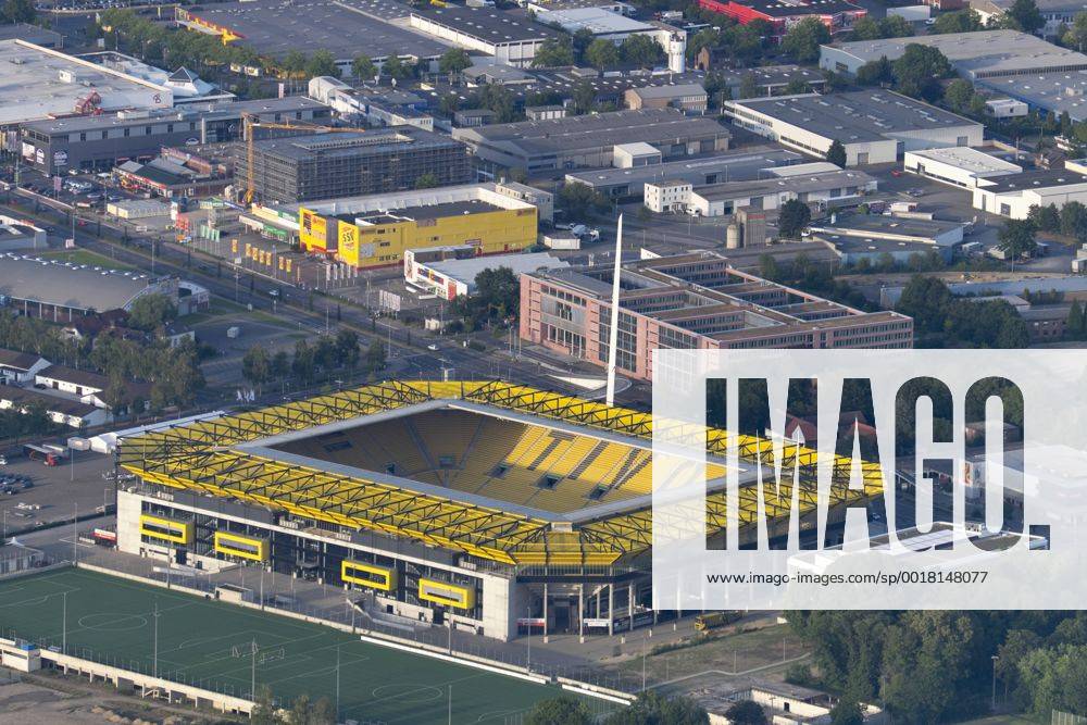 Fußball, Stadiongeschichte Alemannia Aachen Germany, Aachen, aerial view of the city with stadium HL000644