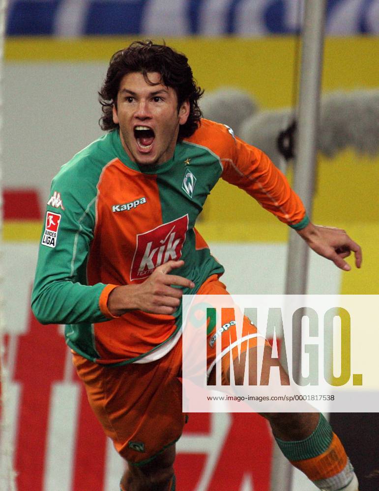 Nelson Haedo Valdez (Bremen) - Torjubel Fußball 1. BL Herren Saison 2005 2006, SV Werder Bremen Einzelbild Gelsenkirchen Begeisterung, Freude,