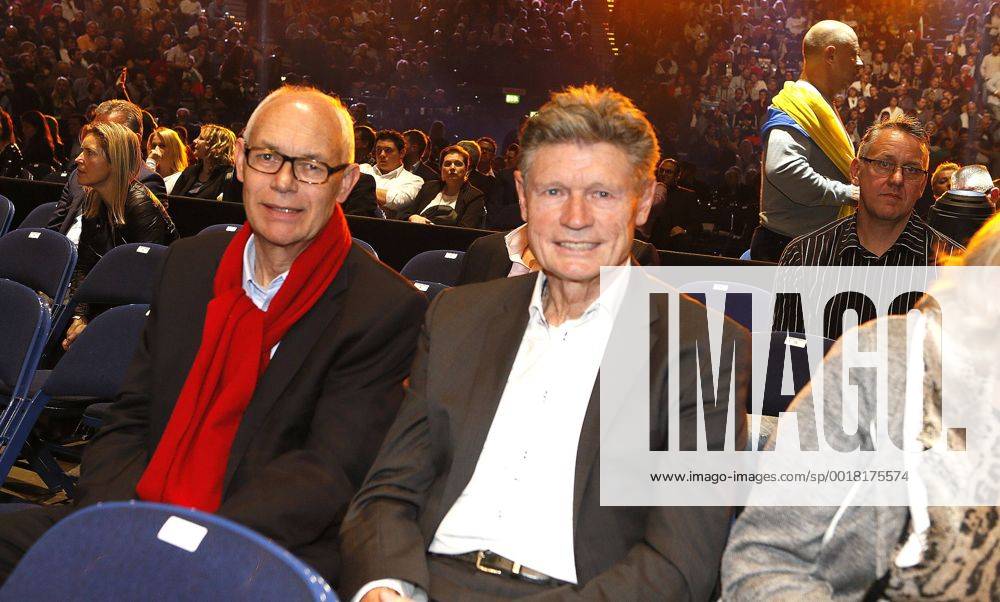 Boxen: WM-Kampf Schwergewicht in der o2-World Hamburg am 15.11.2014, Im Hans-Otto Rieckhoff und Peter Nogly Boxen Schwergewicht WBO WBA IBO IBF WM-Titel EP_PUB