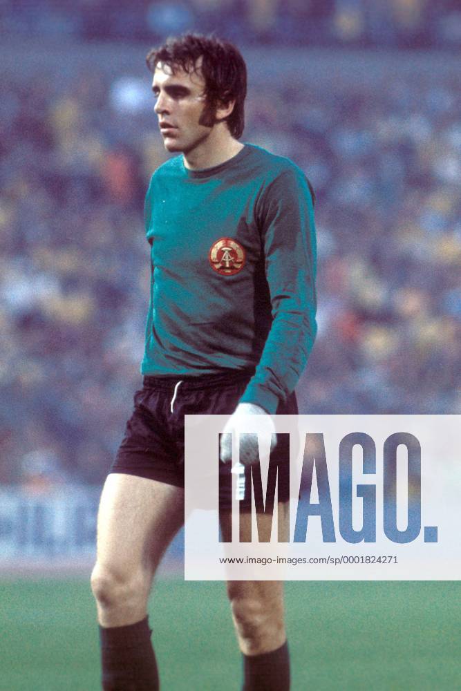 Torwart Jürgen Croy (DDR) enttäuscht Fußball WM Herren Weltmeisterschaft 1974, Länderspiel, Nationalmannschaft, Nationalteam, Nationaltrikot, Vdia Einzelbild Gruppe 1 Hamburg Enttäuschung,