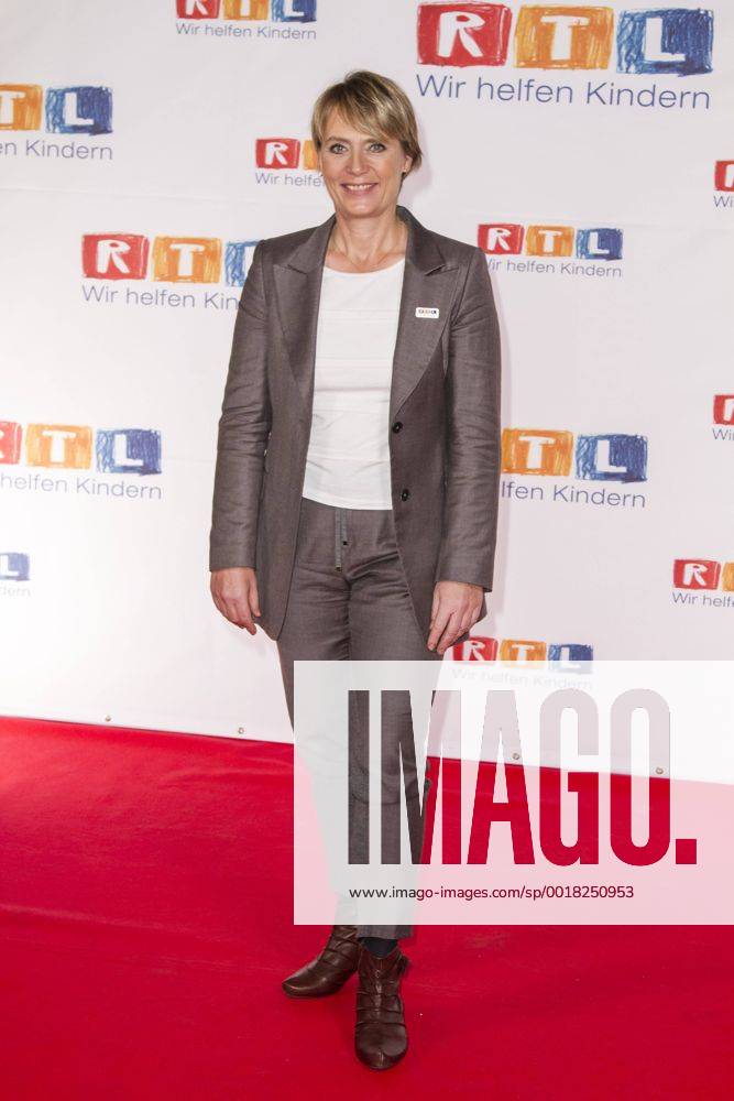 Jutta Kleinschmidt beim 19. RTL-Spendenmarathon am 21.11.2014 in Hürth. 19. RTL-Spendenmarathon in Hürth