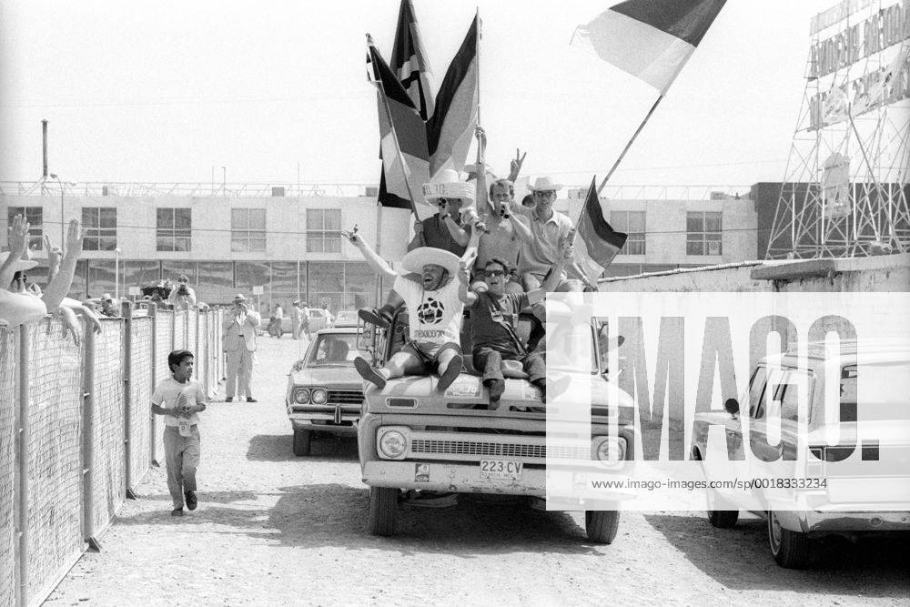 Fans der deutschen Nationalmannschaft auf dem Weg zum WM-Viertelfinale