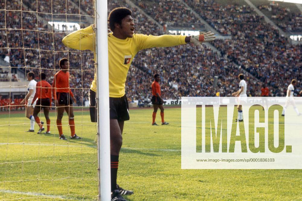 Torwart Henry Francillon (Haiti) gibt lautstark Anweisungen Fußball WM Herren Weltmeisterschaft 1974, Länderspiel, Nationalmannschaft, Nationalteam, Nationaltrikot, Vdia Einzelbild Gruppe 4 München