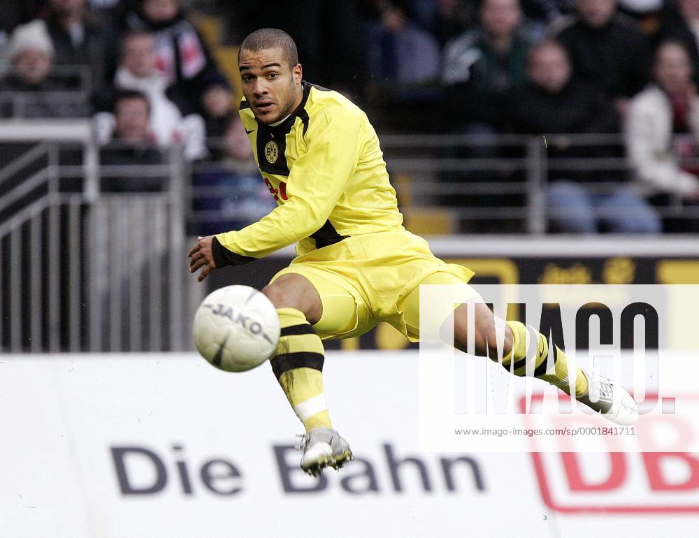 David Odonkor (BVB) zieht ab Fußball 1. BL Herren Saison 2005 2006, Borussia Dortmund Einzelbild Frankfurt M. Dynamik, Höhe,