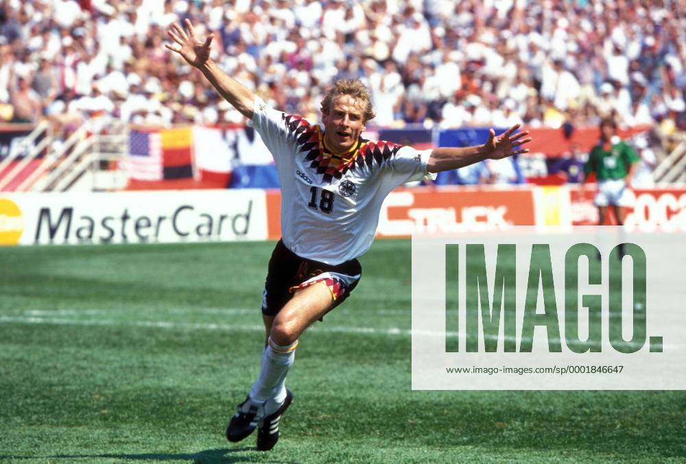 Torschütze Jürgen Klinsmann (Deutschland) jubelt Fußball WM Herren Weltmeisterschaft 1994, Nationalmannschaft, Nationalteam, Nationaltrikot, Länderspiel, Gruppe C Einzelbild Chicago Begeisterung, Freude,
