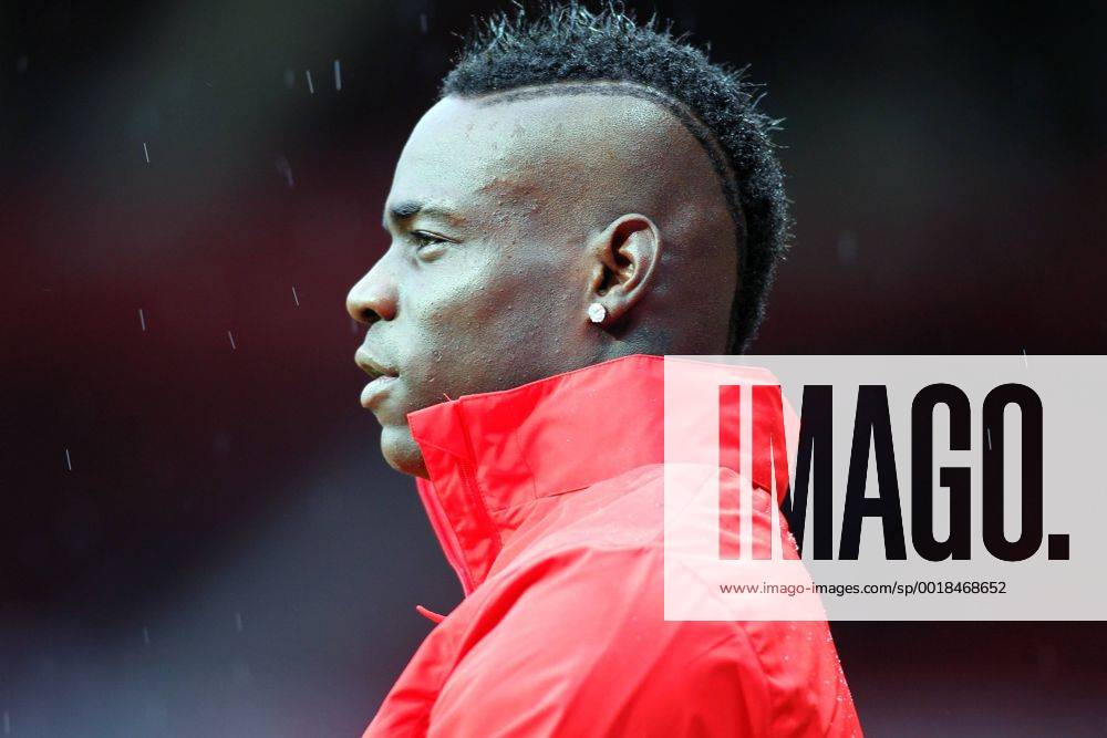 Manchester, England. Premier League. Manchester United ManU versus FC Liverpool. Liverpool forward Mario Balotelli watches the action Keevilx ActionPlus11583204