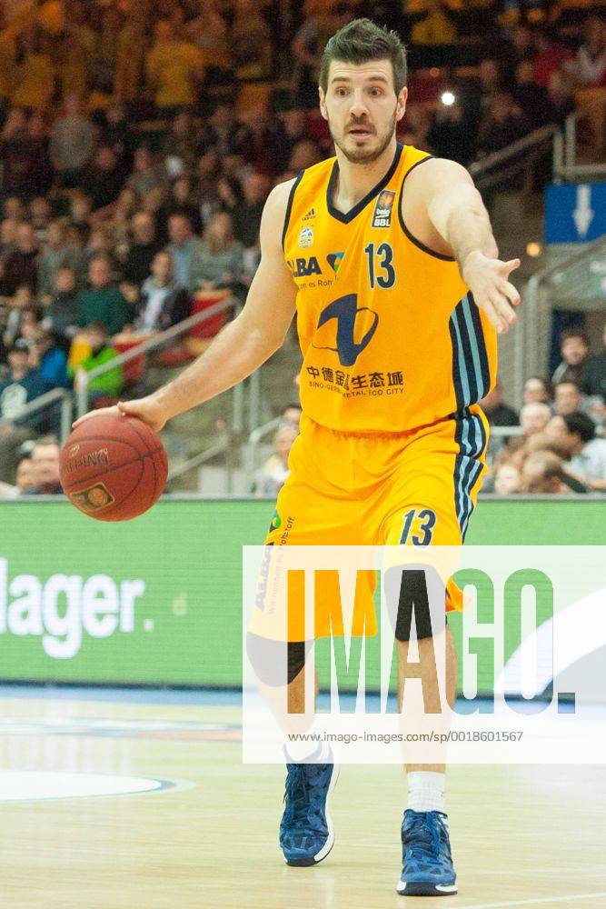 V.li.: Marko Banic (ALBA Berlin) Freisteller, Einzelbild, Aktion, Basketball, Beko BBL, Eisbären Bremerhaven - ALBA Berlin,