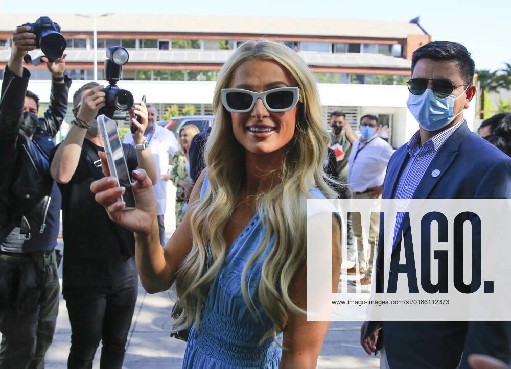 Paris Hilton visits the Teleton Institute of Santiago, accompanied by Mario Kreutzberger Don Francisco Juan Eduardo Lopez Aton Chile, Santiago Chile Aton 655100