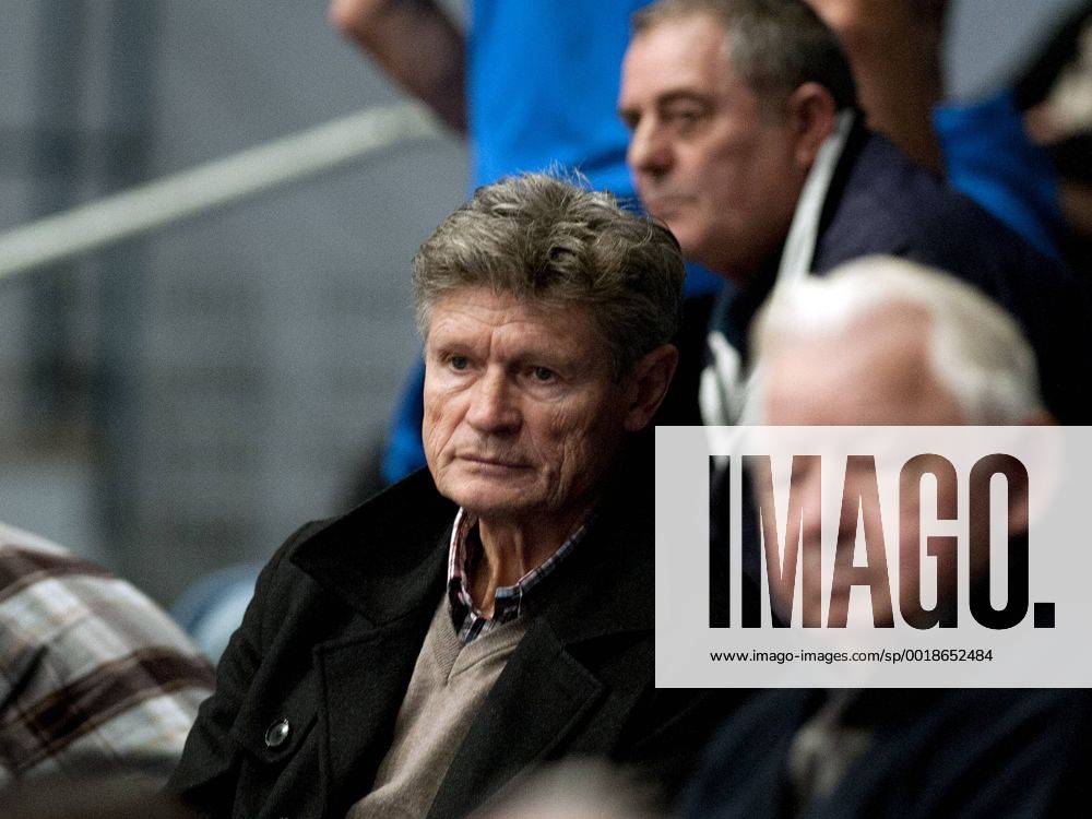 Hamburger Hallenfußball Turnier 2015 Stiller Beobachter Ex-HSVer Peter Nogly Â