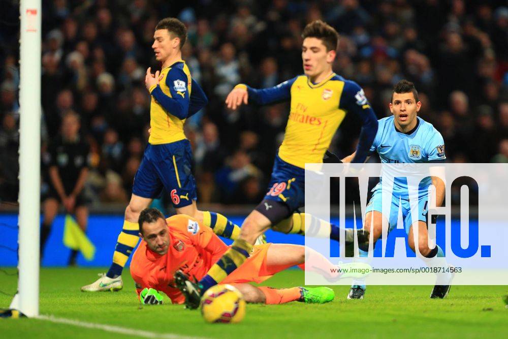 Sergio Aguero of Manchester City fails to latch on to a goal scoring opportunity - Manchester City vs. Arsenal - Barclay s Premier League - Etihad Stadium - Manchester - 18 01 2015 Pic Philip Oldham Sportimage .