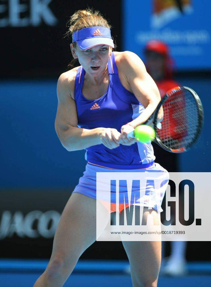 Simona Halep of Romania returns a hit during the women s singles first round match at the 2015 Australian Open tennis tournament in Melbourne, Australia, Jan. 19, 2015. (SP) XuxYanyan