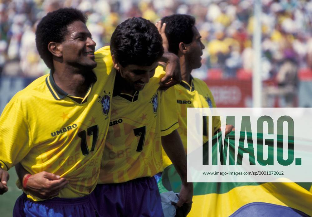 Weltmeister Brasilien, v.li.: Mazinho, Bebeto und Romario Fußball WM Herren Weltmeisterschaft 1994, Nationalmannschaft, Nationalteam, Nationaltrikot, Länderspiel, Finale Gruppe Pasadena, Los Angeles, LA, L.A. Glück, Harmonie, Freude,