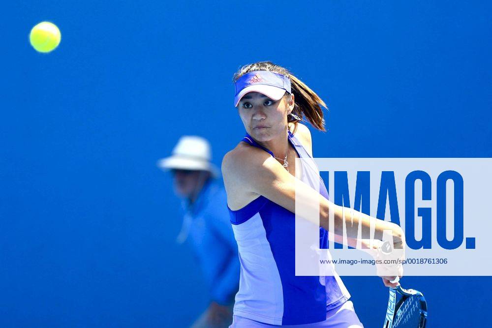 (CHINA OUT) Shilin Xu of China plays a backhand against Kaylah McPhee of Australia during the Australian Open 2015 Junior Championships at Melbourne Park on January 24, 2015 in Melbourne, Australia. ( Yuezi ChinaFotoPressx