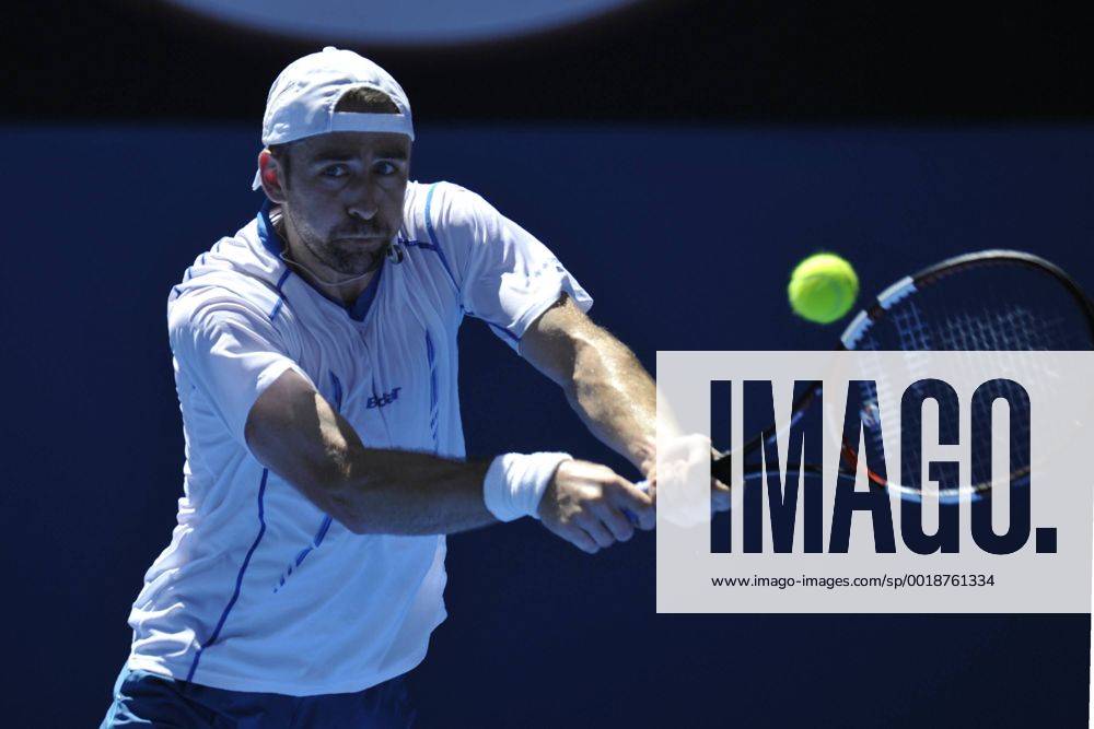 Australian Open Tennis from Melbourne Park. Benjamin Becker of Germany returns a shot in his match against Milos Raonic of Canada on day six of the 2015 Australian Open at Melbourne Park, Melbourne, Australia. Limx ActionPlus11591818