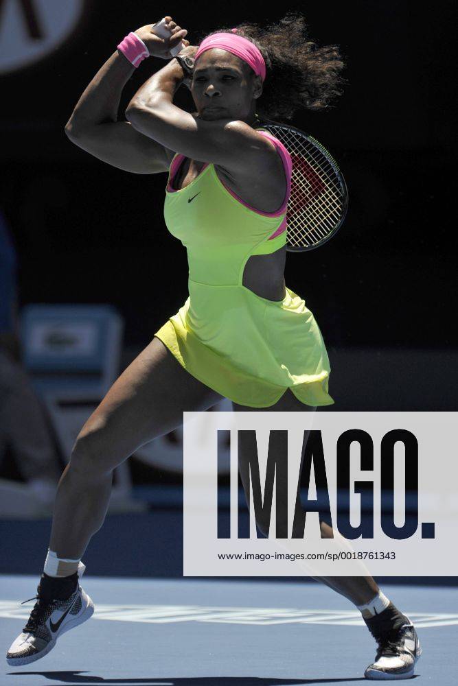 Australian Open Tennis from Melbourne Park. Serena Williams of the USA returns a shot in her match against Elina Svitolina of Ukraine on day six of the 2015 Australian Open at Melbourne Park, Melbourne, Australia. Limx ActionPlus11591827